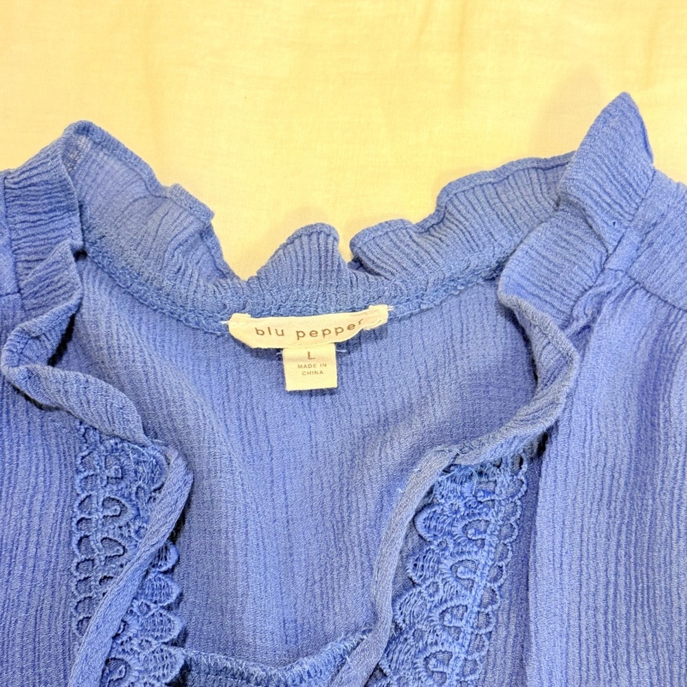 Blu Pepper Boho Floral Embroidered Lace Trim Blouse Periwinkle Blue Large - Picture 3 of 4